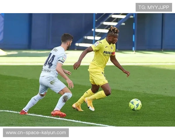 比利亚雷亚尔两翼换速战术解析，如何克制帕福斯低位防线