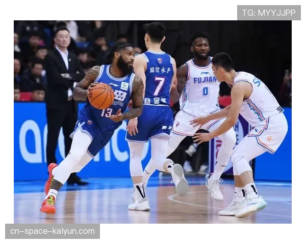 青岛国信水产绝杀天津先行者，王睿泽接边线球战术命中三分